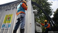 Menyadari pentingnya listrik dalam proses Pemilu, KPU RI juga menjadi pelanggan premium dengan layanan prioritas yang dilayani dari 2 sumber listrik yang berbeda sehingga apabila sumber utama mengalami gangguan, pasokan listrik secara otomatis teralihkan ke sumber listrik cadangan.