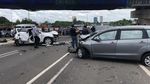Foto: 4 Mobil Rusak Berat Usai Kecelakaan Beruntun di Tol Pondok Ranji