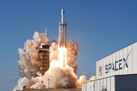 Elon Musk vs Jeff Bezos, Siapa yang Akan Kuasai Luar Angkasa?
