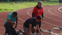 Eni juga memberi rekor baru setelah atlet didikannya, Zohri cs berhasil meraih medali perak di Asian Games 2018. Indonesia terakhir kali meraih medali perak nomor 4x100 meter putra pada 1966 di Bangkok, Thailand. 