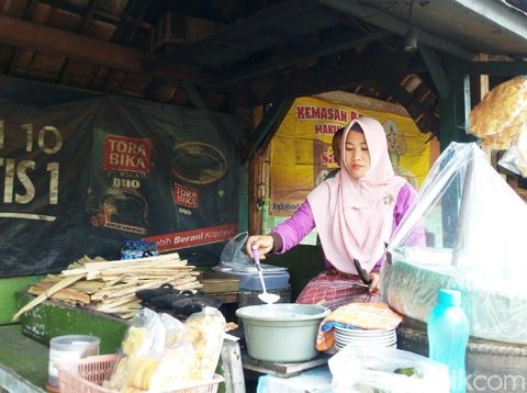Wangi Hangat Serabi Ngampin yang Populer Sejak Masa Kolonial
