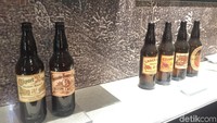 Buat yang penasaran, ada juga botol jadulnya. (Bonauli/detikcom)