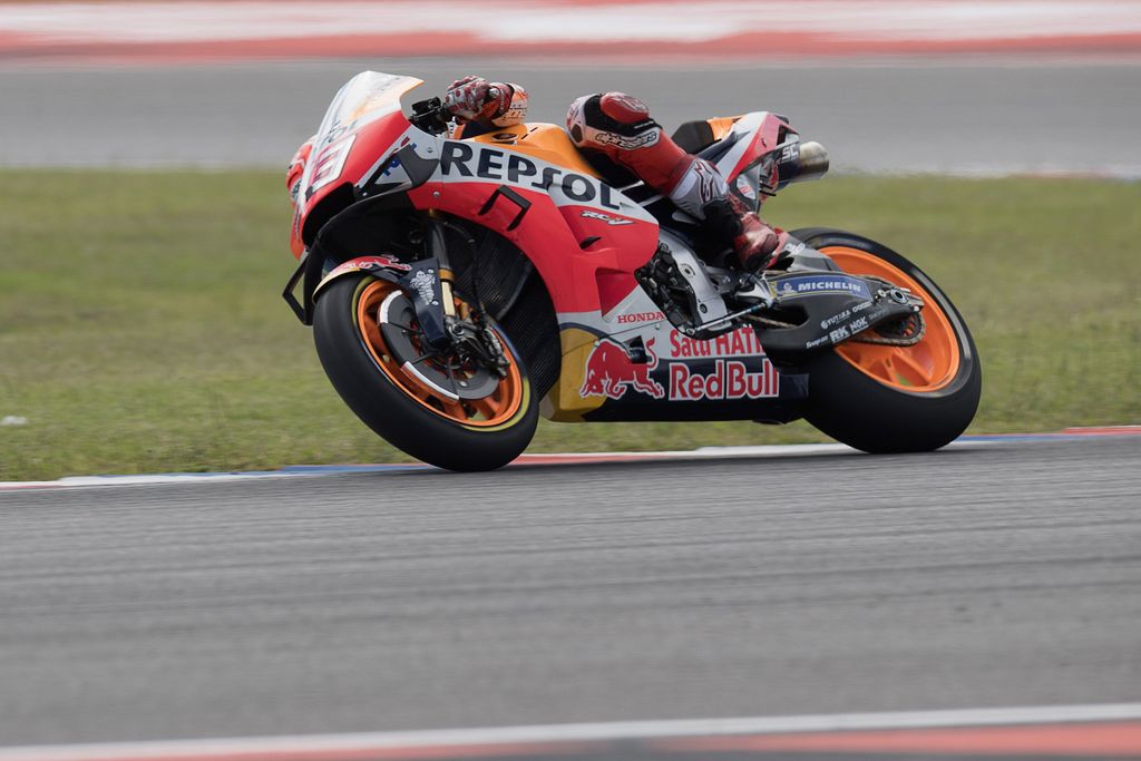 Marc Marquez RIO HONDO, ARGENTINA - MARCH 31: Marc Marquez of Spain and Repsol Honda Team heads down a straight during the MotoGP race during the MotoGp of Argentina - Race on March 31, 2019 in Rio Hondo, Argentina. (Photo by Mirco Lazzari gp/Getty Images)