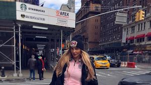 Foto: Liburannya Petinju Cantik dan Kekar, Christina Hammer