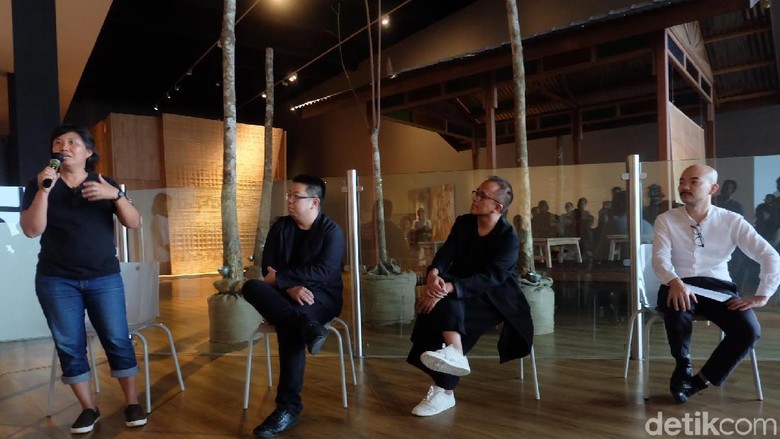 Shooshie Sulaiman Ajak Pengunjung Dewasa Main Karet di Museum MACAN Shooshie Sulaiman Ajak Pengunjung Dewasa Main Karet di Museum MACAN