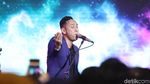 Terbakar Semangat Penampilan Pongki Barata The Dangerous Band di dHOT Music