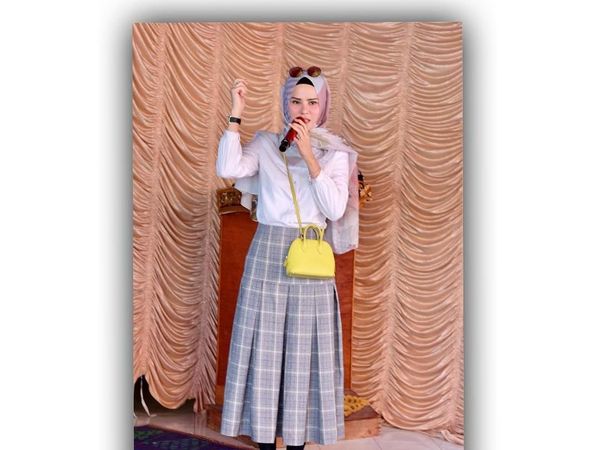 Jadi Caleg, Angel Lelga Tampil Glamor Bawa Hermes Saat Blusukan
