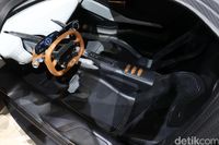 Aston Martin AM RB 003