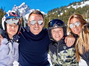 Foto: Jadi Bek Sudah Biasa, Ini Aksi John Terry Main Ski