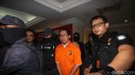 Berbaju Tahanan dan Tangan Diikat, Joko Driyono Diserahkan ke Kejagung