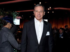 Jika Steve Jobs Masih Ada, Apple Mungkin Merger dengan Disney
