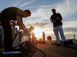 Keren! Penampakan 3 Roket Terkuat Dunia Mendarat Simultan