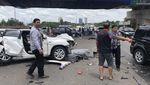 Foto: 4 Mobil Rusak Berat Usai Kecelakaan Beruntun di Tol Pondok Ranji