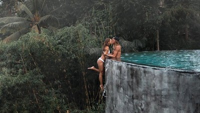Potret Pasangan Blogger yang Dihujat karena Pose Berbahaya di Bali