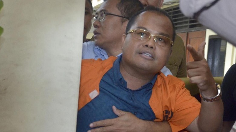 Polisi Telisik Dugaan Korupsi di Kasus Penipuan Ketua Kadin Bali Polisi Telisik Dugaan Korupsi di Kasus Penipuan Ketua Kadin Bali