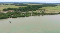 Dalam beberapa tahun terakhir, meningkatnya penggundulan hutan dan erosi tanah serta berkurangnya habitat Harimau Royal Bengal telah menyebabkannya memasuki desa-desa pesisir dan menyerang warga (BBC Travel)