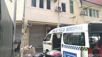 Sebelumnya, seperti dilansir Antara, Jumat (12/4/2019), PDRM Kajang awalnya menyiapkan truk untuk mengangkut surat suara, yang sudah diparkir di depan ruko. Namun kemudian diurungkan hingga perkembangan lebih lanjut.