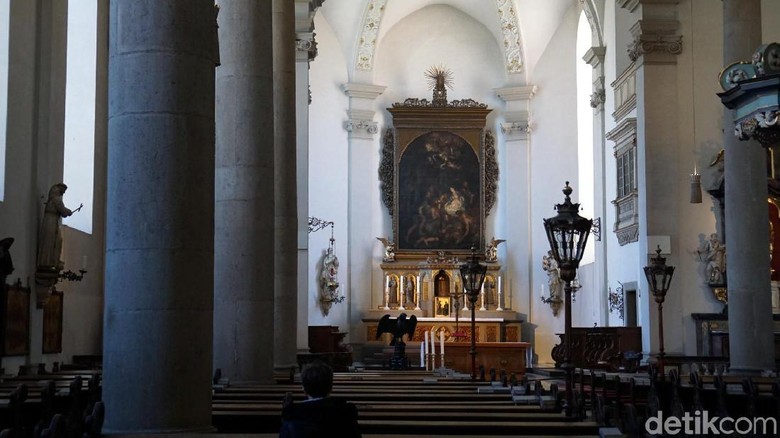 Katedral St Maximilian di Kota Dusseldorf, Jerman (Wahyu Setyo/detikcom) Katedral St Maximilian di Kota Dusseldorf, Jerman (Wahyu Setyo/detikcom)