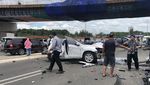 Foto: 4 Mobil Rusak Berat Usai Kecelakaan Beruntun di Tol Pondok Ranji