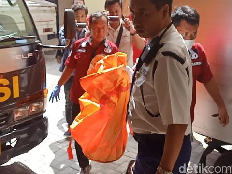 Bagian kepala korban saat dibawa ke RS Bhayangkara Kediri/