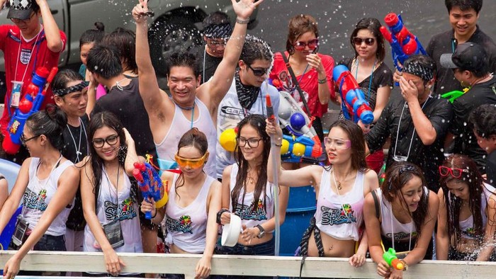 llustrasi festival songkran