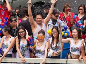 Masih Corona, Festival Songkran Thailand Diganti Mandi Air Suci