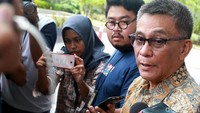 Sedangkan 4 tersangka lainnya merupakan penerima suap, diantaranya, Anggiat, Pejabat Pembuat Komitmen (PPK) SPAM Katulampa, Meina Woro Kusrinah, Kepala Satuan Kerja SPAMDarurat, Teuku Moch Nazar, dan PPK SPAM Toba I, Donny Sofyan Arifin.