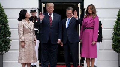 Gaya Melania Trump saat Bertemu Presiden Korsel, Pakai Gaun Rp 67 Juta