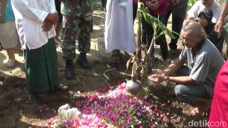 Rasa Tak Percaya Ortu hingga Tetangga soal Pemutilasi Mayat Dalam Koper Rasa Tak Percaya Ortu hingga Tetangga soal Pemutilasi Mayat Dalam Koper