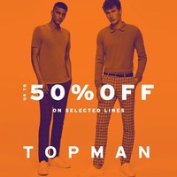 Para pria bisa menemukan berbagai busana menarik di Topman. Apalagi lini pria dari Topshop tersebut juga tengah menawarkan potongan harga. Dalam Mid-Season Sale kali ini, beberapa opsi Topman juga diskon hingga 50%. Foto: Twitter Senayan City