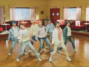 BTS Band Pertama Setelah The Beatles Cetak Sejarah di Billboard 200