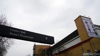 CentrO Oberhausen berlokasi di Promenade 555, tak jauh dari landmark Gasometer. Cukup berjalan kaki kurang dari 10 menit dari Gasometer Oberhausen, sudah sampai ke mall ini. (Wahyu Setyo/detikcom)