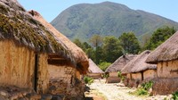 Arhuaco adalah penduduk asli Kolombia yang leluhurnya terhubung dengan peradaban Tairona kuno dan maju. Dikelilingi oleh hutan yang hampir tidak bisa dilewati (dalam beberapa dekade terakhir adalah kawasan baku tembak antara Tentara Kolombia, gerilyawan Farc dan paramiliter sayap kanan), penduduk asli yang hilang ini hidup selama lima abad dalam isolasi (Christopher P Baker/BBC Travel)
