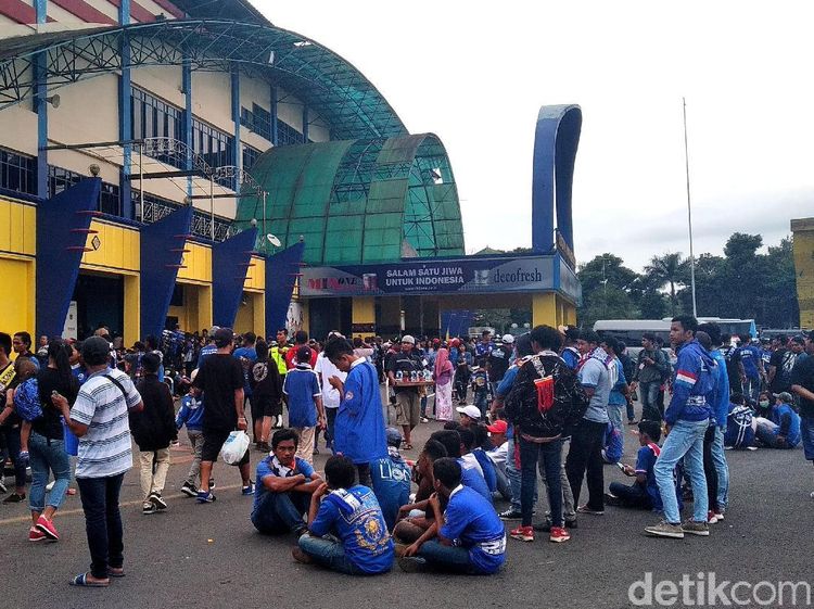 Aremania Padati Stadion Kanjuruhan Jelang Final Piala Presiden 2019