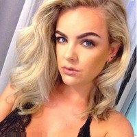 Adalah Victoria Murphy, wanita asal Scotlandia ini membuat bisnis sebagai pembersih tanpa busana. Foto: Dok. Glimmer