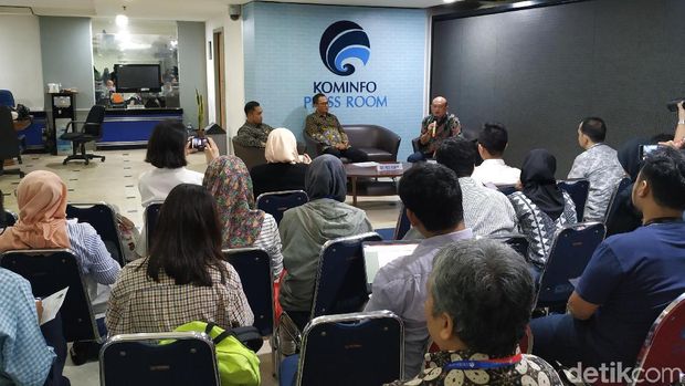 Kominfo Luncurkan 'Chatbot Anti Hoaks', Apa Itu?