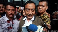 Staf ahli Menteri Agama (Menag), Gugus Joko Waskito, diperiksa KPK sebagai saksi kasus dugaan suap terhadap Romahurmuziy (Rommy), Jumat (12/4/2019).