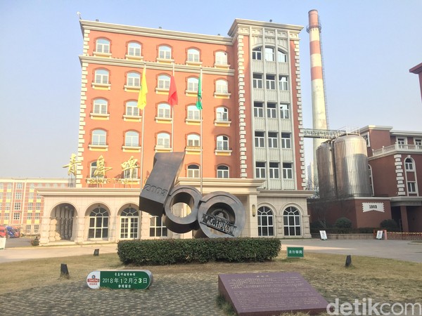 Brewery pertama dibangun dengan seluruh material dikirim langsung dari Jerman. Pabrik bir ini menjadi yang pertama di China. Menurut catatan sejarah, brewery ini dapat menghasilkan 2.000 ton bir per tahunnya. (Bonauli/detikcom) Brewery pertama dibangun dengan seluruh material dikirim langsung dari Jerman. Pabrik bir ini menjadi yang pertama di China. Menurut catatan sejarah, brewery ini dapat menghasilkan 2.000 ton bir per tahunnya. (Bonauli/detikcom)