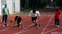 Empat tahun berikutnya, Eni juga mempersiapkan untuk PON di Samarinda, Kalimantan Timur, juga meraih medali emas untuk tim estafet putri 4x100 meter.