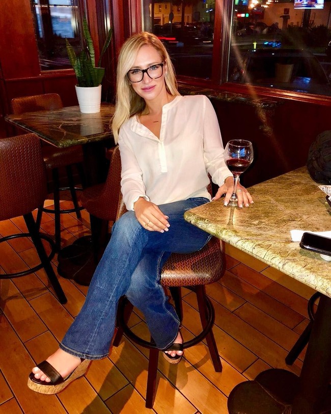 Christina pernah hidup di jalanan tanpa memiliki rumah. Dia tidur di mobil agar hasil kerja serabutan setelah keluar dari panti asuhan bisa ditabung untuk membeli rumah.  Foto: dok. Instagram @christinameredithusa