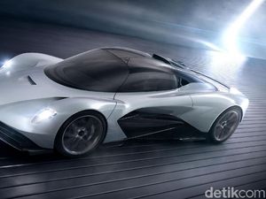 Tok! Mobil Super Aston Martin Resmi Gunakan Mesin Mercy
