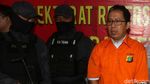 Berbaju Tahanan dan Tangan Diikat, Joko Driyono Diserahkan ke Kejagung
