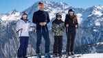 Foto: Jadi Bek Sudah Biasa, Ini Aksi John Terry Main Ski