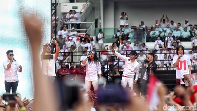 Aksi Para Musisi Meriahkan Konser Putih Bersatu