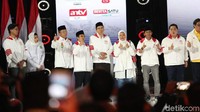 Di debat kali ini sejumlah tokoh nasional pendukung dari masing-masing pasangan capres-cawapres nomor urut 01 dan 02 hadir untuk menyaksikan debat.