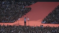 Konser itu menjadi kampanye terbuka terakhir pasangan capres-cawapres nomor urut 01 Joko Widodo-Maruf Amin sebelum masa tenang jelang pencoblosan pada 17 April 2019 mendatang. Pool/Antara Foto/Nova Wahyudi.