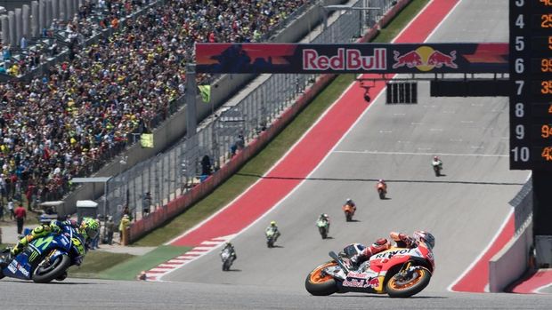 AUSTIN, TX - APRIL 23:  Marc Marquez of Spain and Repsol Honda Team heads leads the field during the MotoGP race during the MotoGp Red Bull U.S. Grand Prix of The Americas - Race at Circuit of The Americas on April 23, 2017 in Austin, Texas.  (Photo by Getty Images/Getty Images)