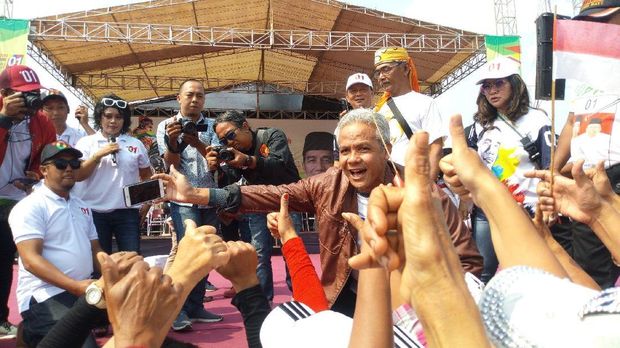 Ganjar Pranowo di Alun-alun Ambarawa. 