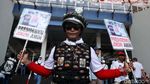 Potret Pendukung Jokowi Jelang Konser Putih Bersatu di Dalam Stadion GBK