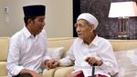 Hadiah Tasbih dan Sorban Untuk Jokowi